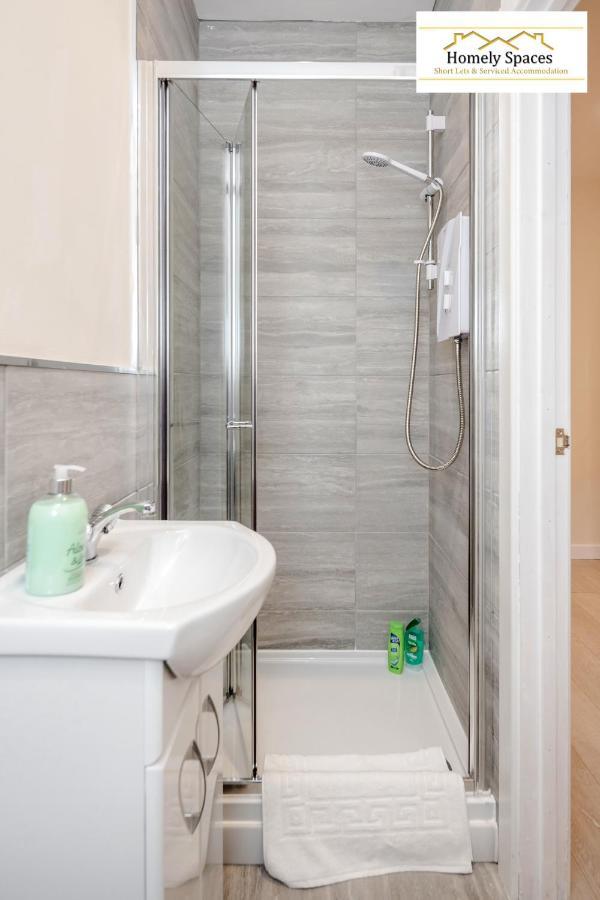 Bedford Hospital Victoria Apartments A And B By Homely Spaces Short Lets & Serviced Accommodation Exterior foto